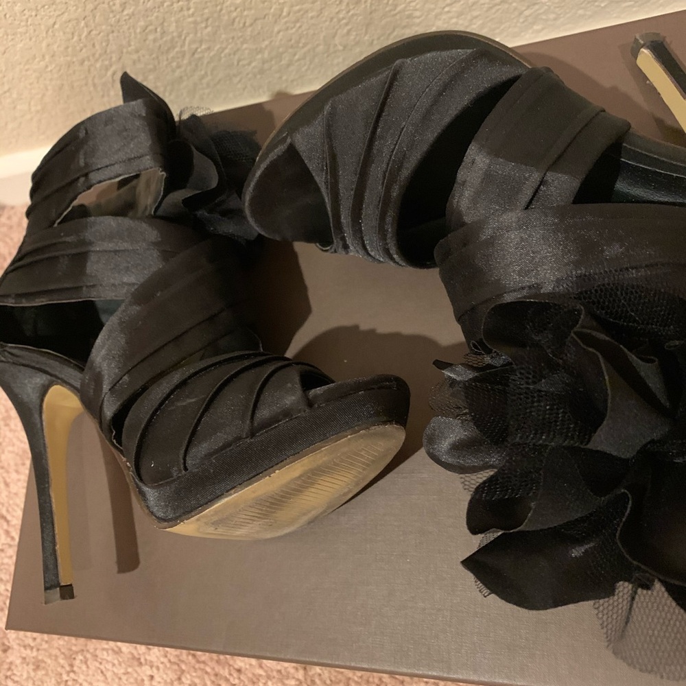 Side Flower Decor Heels - Picture 6 of 8